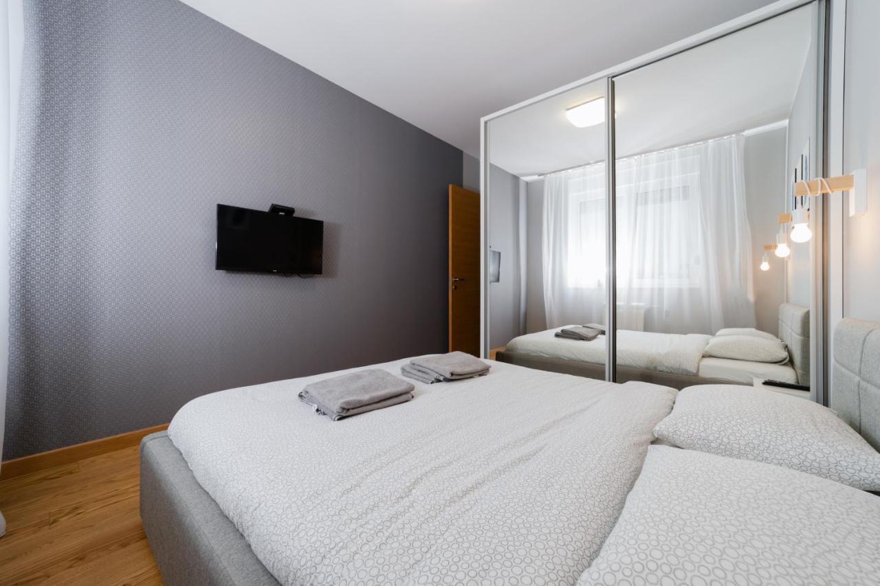 Modern Living In Centre - Private Parking Novi Sad